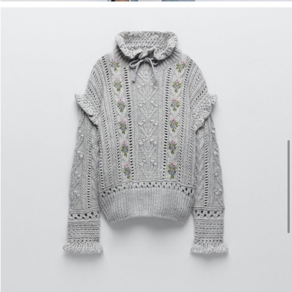NWT ZARA Gray Embroidered Oversized Sweater Top